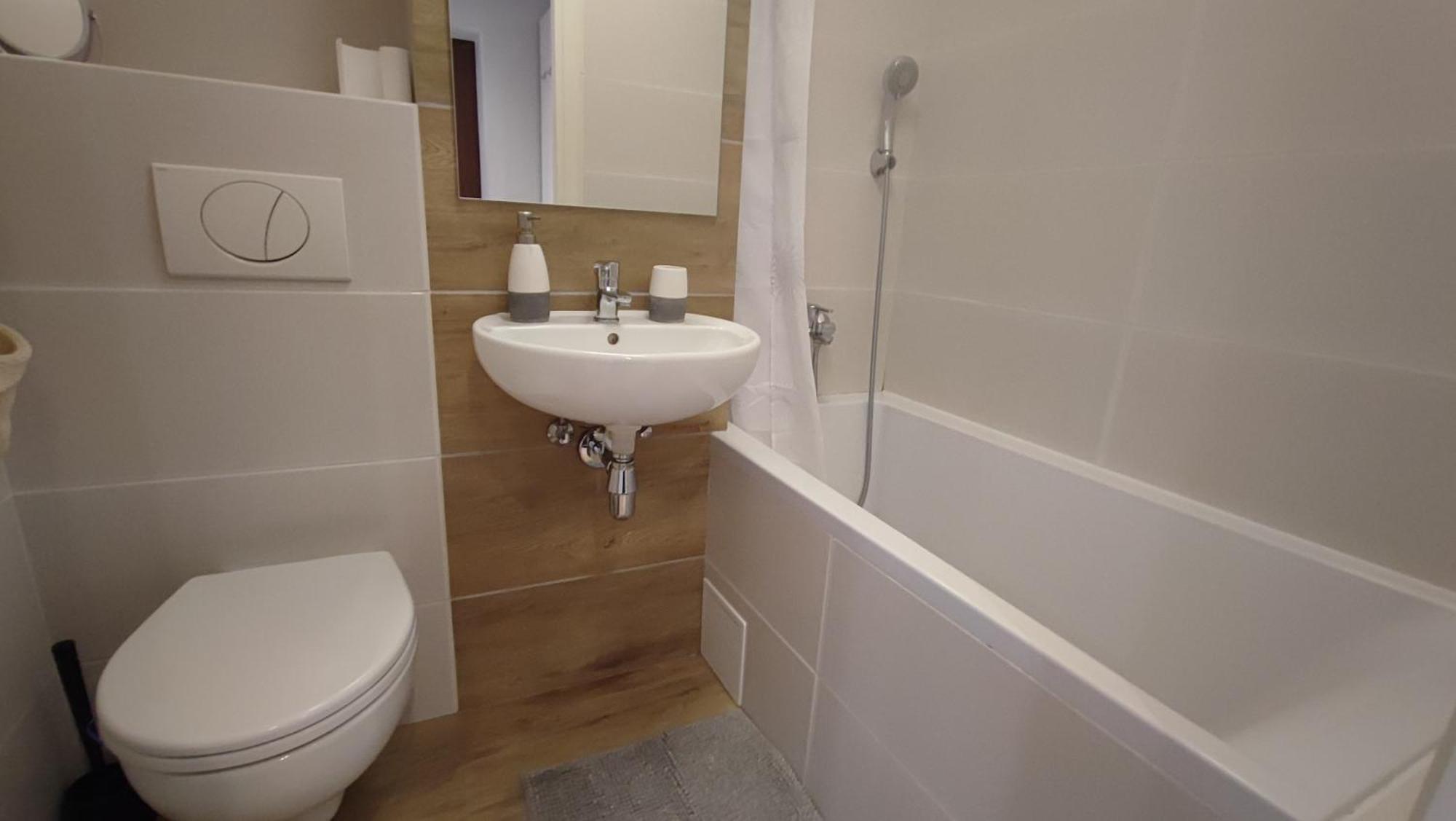 Lenki Apartamenty Metro Brodno Warszawa Zewnętrze zdjęcie